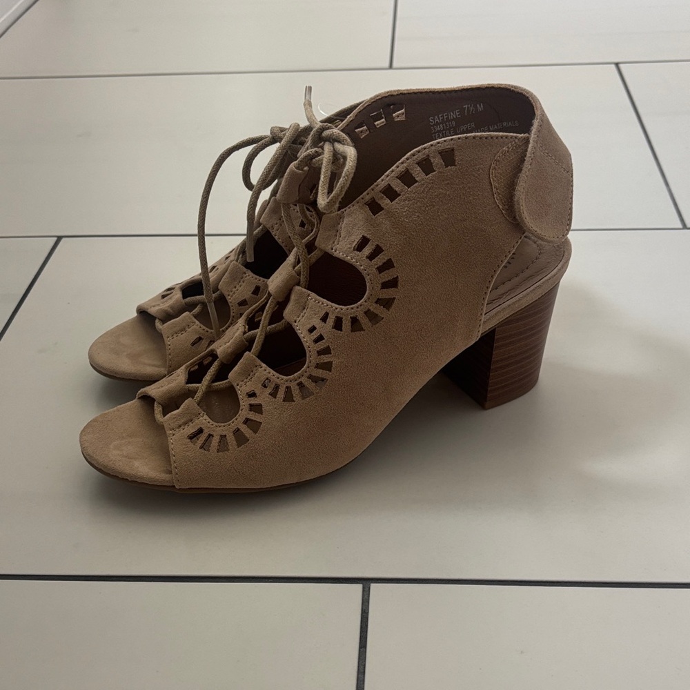 Elegant Tan Lace-Up Block Heel Sandals